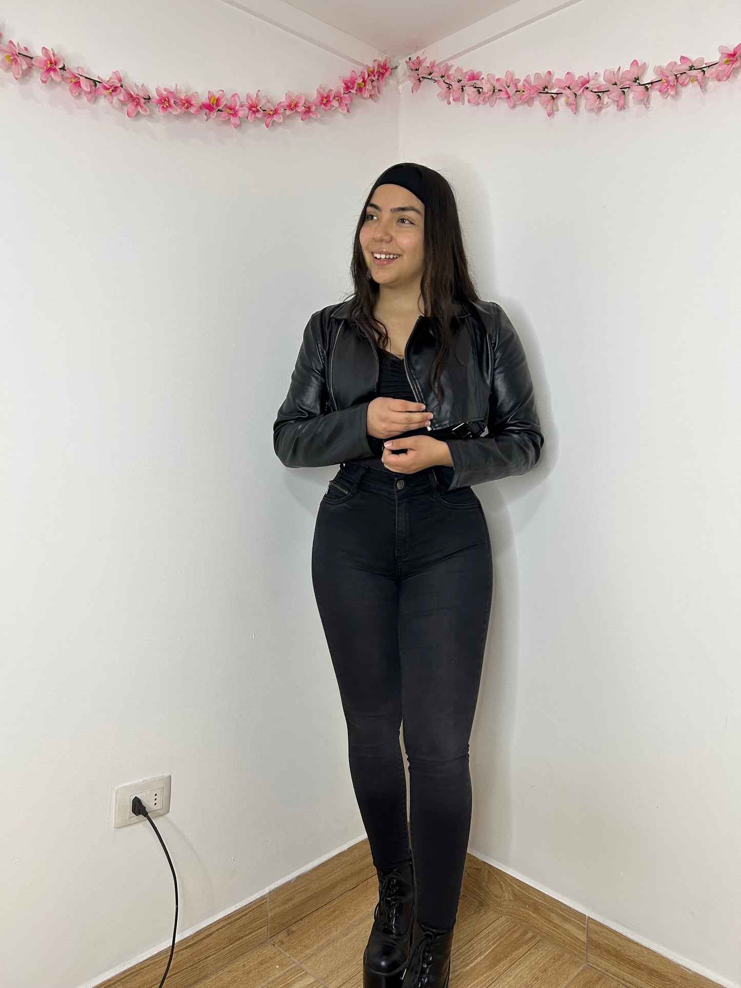 DUBAI GRAFITO | PARADISE 🩶